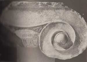 Significato della Spirale - Capitello ionico con decorazione dipinta - dall'agorà di Atene -primo quarto del V sec. a.C.